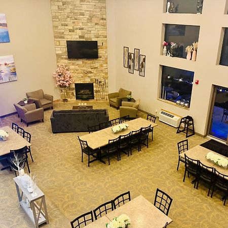 Qube Hotel - Polk City Экстерьер фото