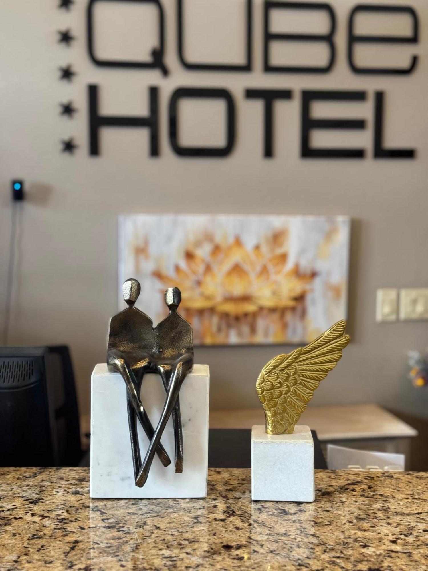 Qube Hotel - Polk City Экстерьер фото